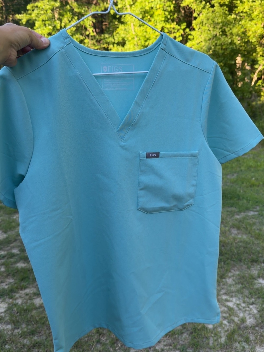 FIGS women’s scrub top V-Neck Scrub- Aqua Medium